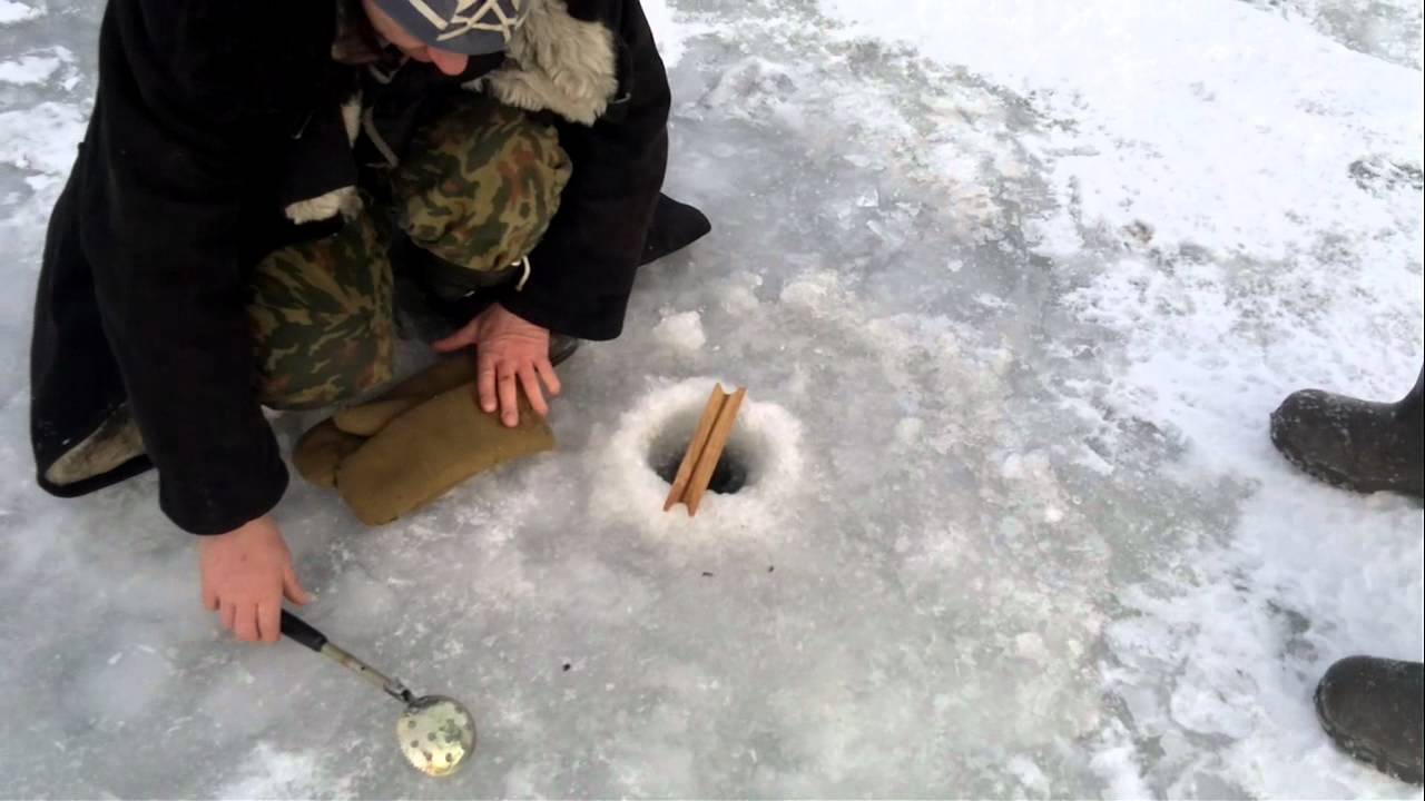 приколы мужик на зимней рыбалке видео