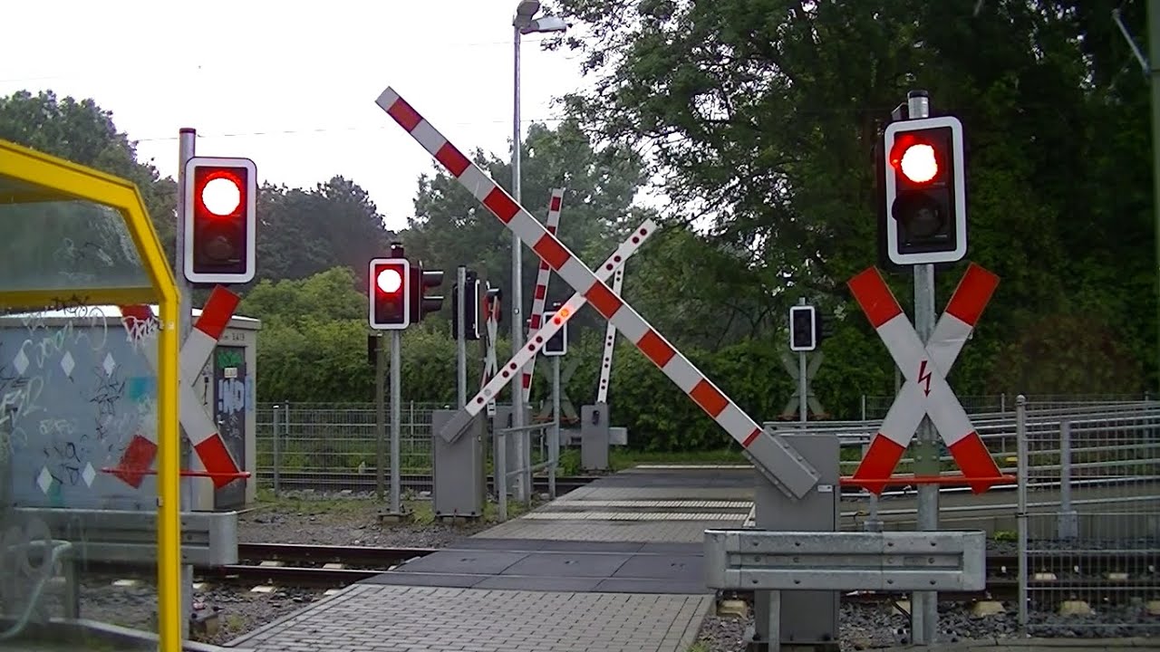 Spoorwegovergang Heinsberg-Oberbruch (D) // Railroad crossing // Bahnübergang