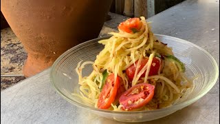 סלט פפאיה סום טאם (Green papaya salad)