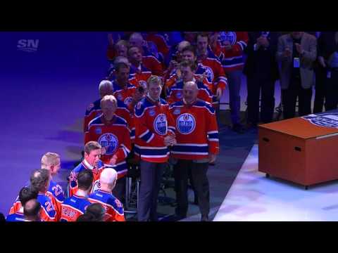 Gretzky brings the house down at Rexall Place