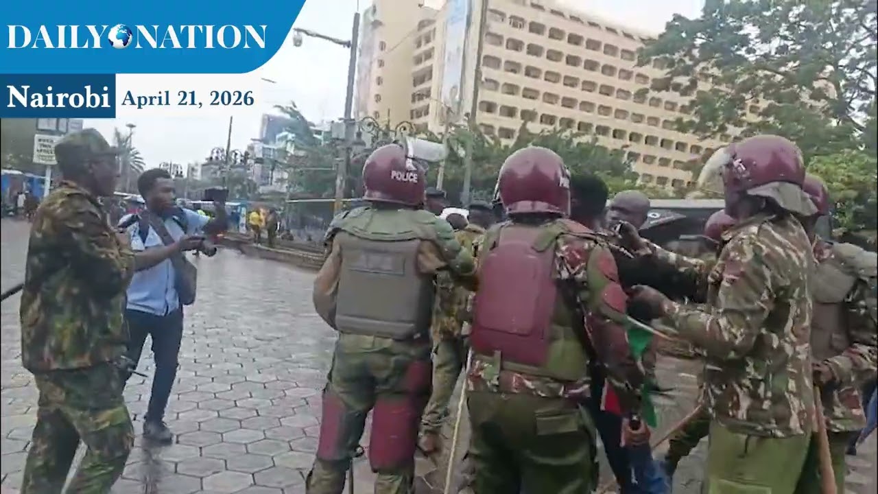 Anti-riot police arrest protesters outside Kenya National Archives