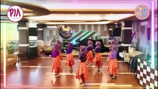 HIT THE DANCE FLOOR Line Dance. Choreo : Helma Nur (INA) - June 2021