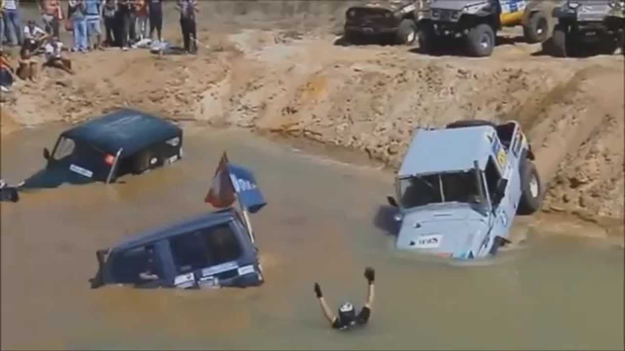 Утонули в машине