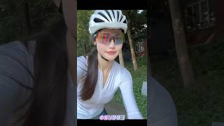 자연 속에서 펼쳐지는 그녀의 자전거 라이딩 힐링 타임 🌞🌿#자전거 #자전거라이딩 #자전거여행 #cycling #bycle #riding #미녀 #bicycle