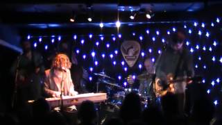 Video thumbnail of "Hothouse Flowers - Magic Bracelets"