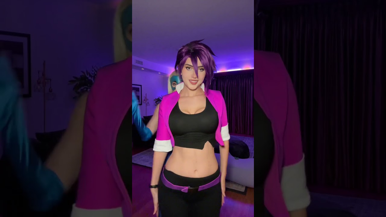 Blonde Blazer and Invisigal do the pitbull terrier trend @Candylion #dispatch #cosplay #trend