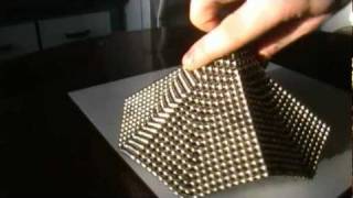NANODOTS - Morphing Hexagons Pyramid