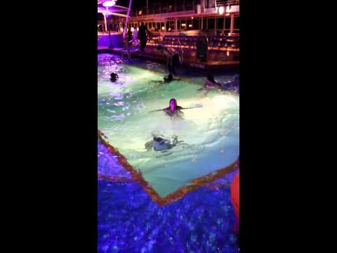 Maura & Anny after-party swimming