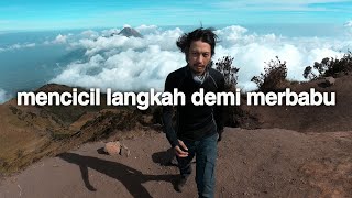 Berjalan Perlahan (Gunung Merbabu, Jawa Tengah)