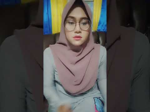 crossdresser hijab lagi narsis 🤪😬🤣