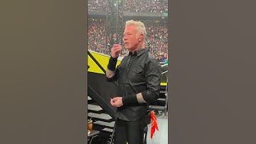 James Hetfield Singing AC/DC #metallica #m72amsterdam