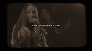 María Carrasco - A La Que Miro En El Espejo Lyric Video