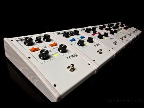kass　moogerfooger AnalogDelay Lost Demos- Moog MF-104z Moogerfooger Analog Delay - YouTube