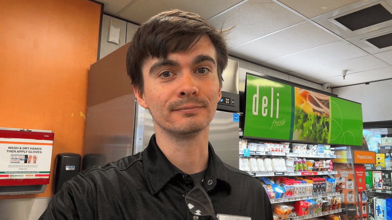 Мне 30 лет, я зарабатываю 20 долларов в час, работая на кладбище во время фестиваля Coachella.