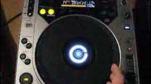 How to use the pitch bend to beatmatch two songs