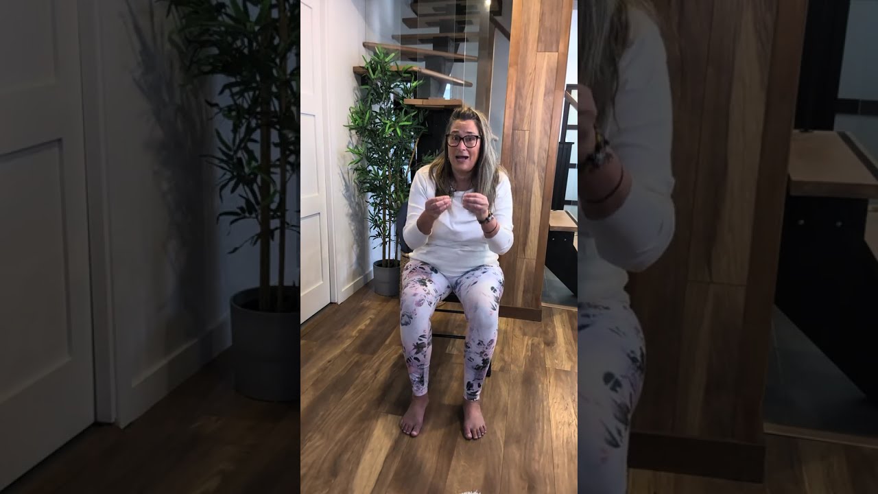 Yoga sur chaise – Hanches, cuisses et bras toniques (Accessible à tous)
