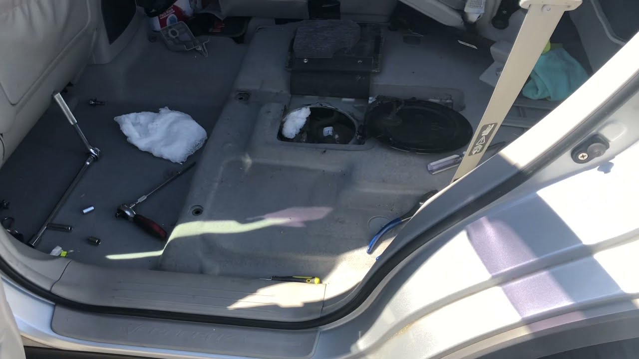 Hyundai Veracruz fuel filter fuel pump Located - YouTube