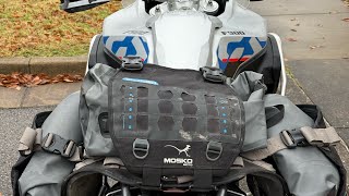 Watch how easy Mosko Moto Reckless luggage system goes on my BMW F900 GSA screenshot 4