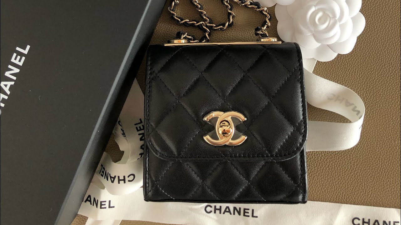 22C Trendy CC Mini Clutch with Chain Chanel, Luxury, Bags & Wallets on  Carousell