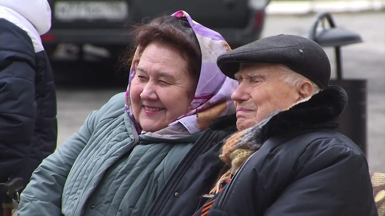 Серовчане поздравили Почетного гражданина нашего города Ивана Тилькуна С Днем Победы