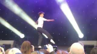 Tade Biesinger (Billy Elliot) - Electricity (28/04/2013)