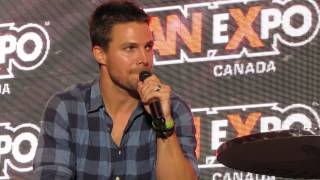 Stephen Amell's Live Green Arrow Intro at Comic Con