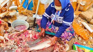 Hard Working Women Fish Cutting At Ramnagar Fish Market | Women Fish Cutting Hyderabad