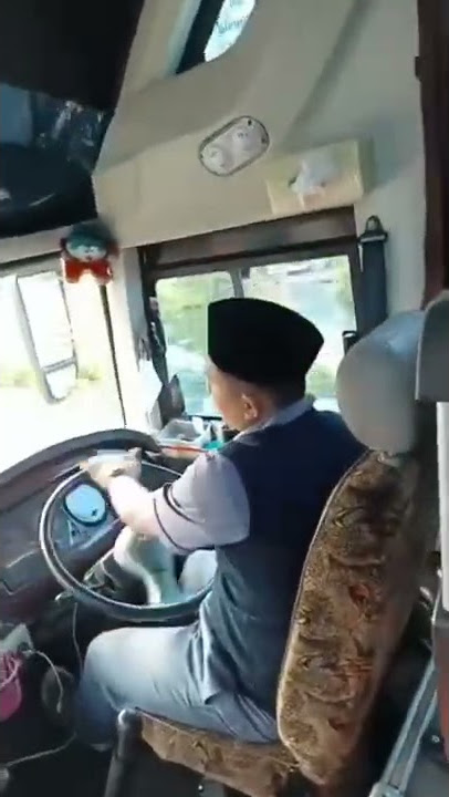 Bus Sinar Jaya, yg Sering naik Bus ini pasti hapal