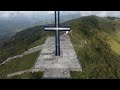 Cruz celestial alejándose