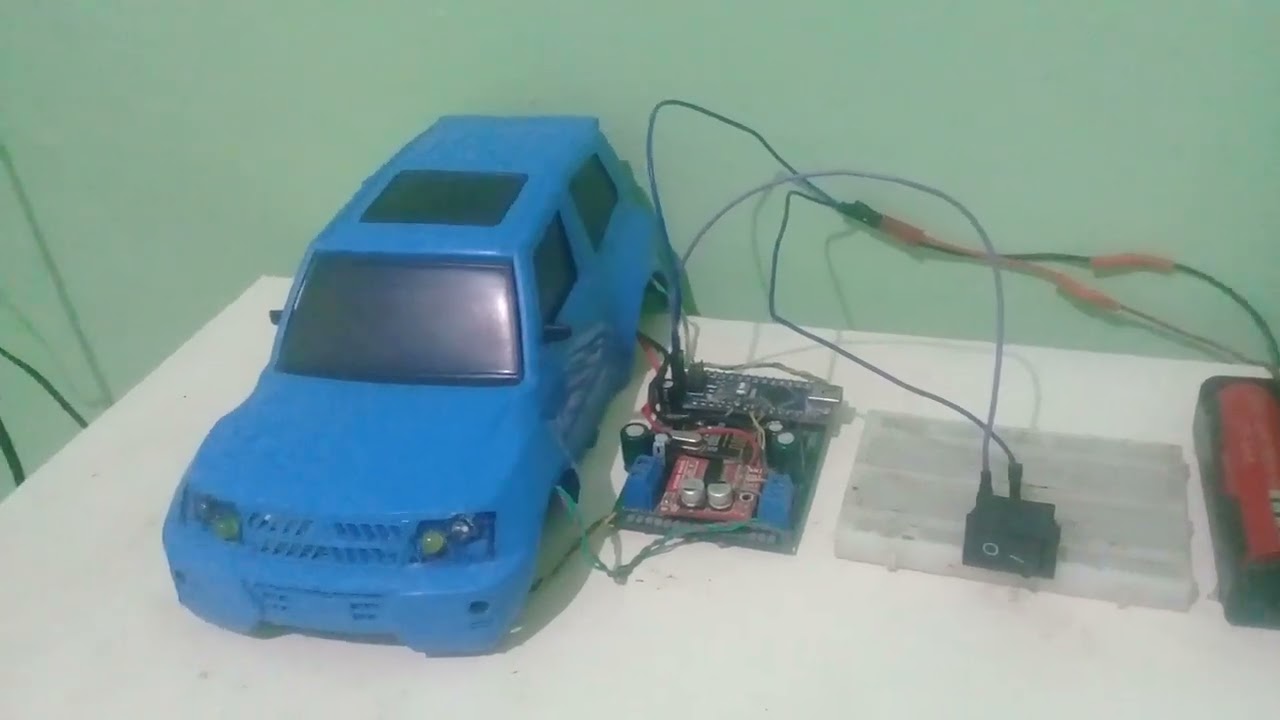 Aviãozinho de isopor de pizza com Arduino e Controle de Playstation 2 -  Projeto Aeroino 