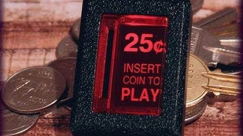 Replicade  INSERT COIN Keychain