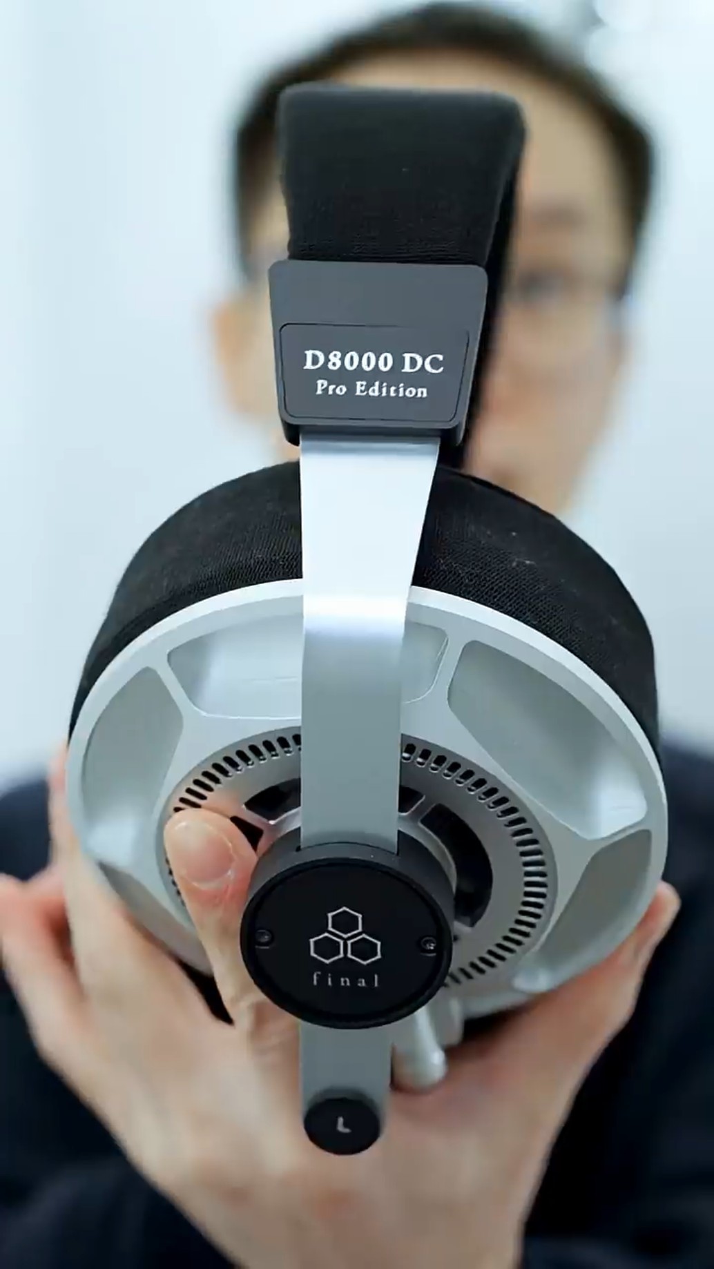 A (not that) weird Japanese flagship headphone - Final Audio D8000