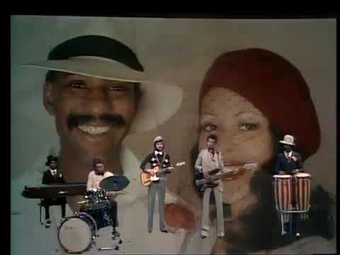 camera iphone 8 plus apk Hot Chocolate - Emma