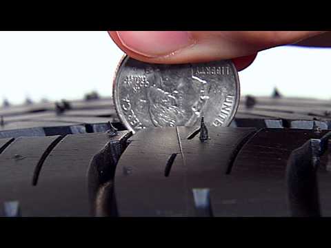 Video: Cách kiểm tra lốp xe bằng đồng xu Penny: 6 bước