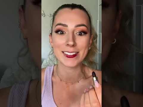 Vidéo: 3 façons de porter un rouge à lèvres métallisé