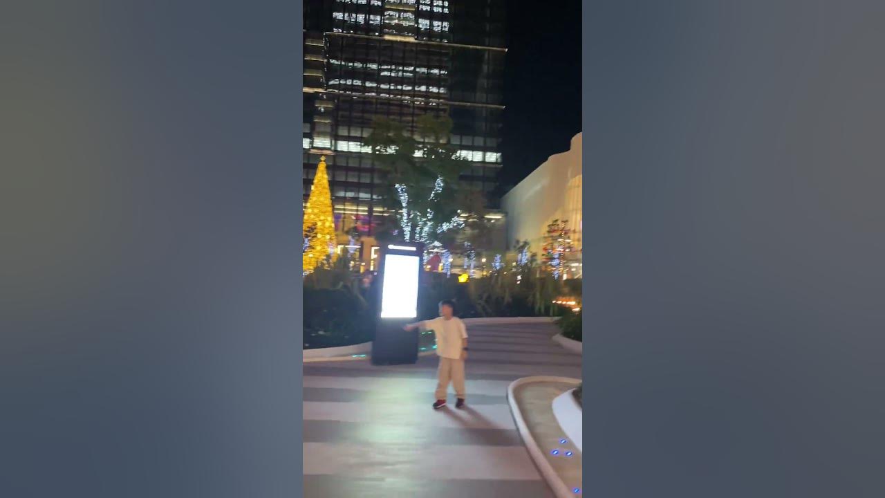a-new-mall-in-bangkok-with-a-christmas-theme-shorts-youtube