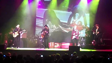 The Monkees Live in Long Island 2012  'Last Train to Clarksville'