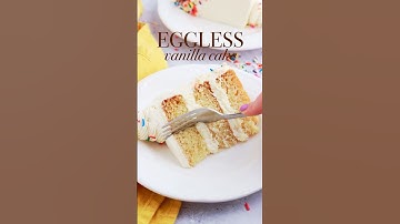 This EGGLESS vanilla cake could not be easier to make! Recipe at sugarandsparrow.com #cake #eggless