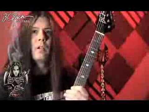 Pat O'Brien talks about his memories of Chuck Schuldiner from the band Death and demonstrates the BC Rich Schuldiner Tribute Stealth guitar. Pm me for more cannibal corpse vidz!