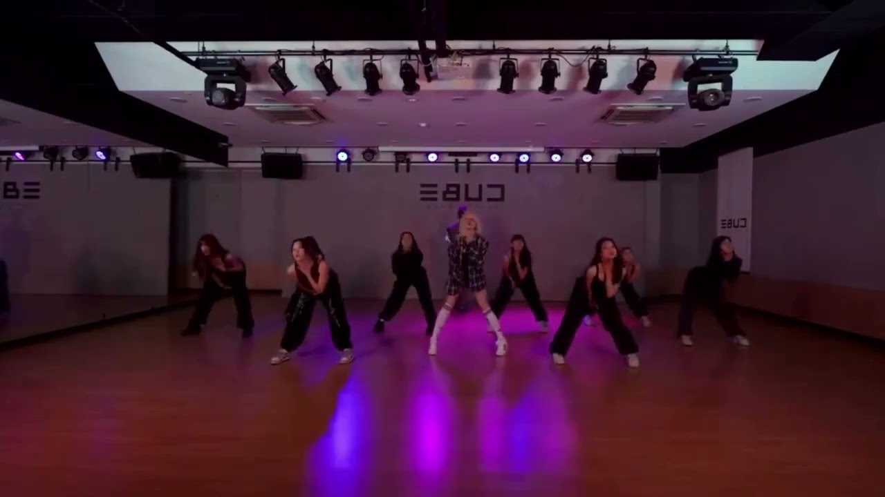 [MIRRORED] Hao (ZB1) & Yuqi (I-DLE) "Now" (by Troublemaker) KCON LA 2025