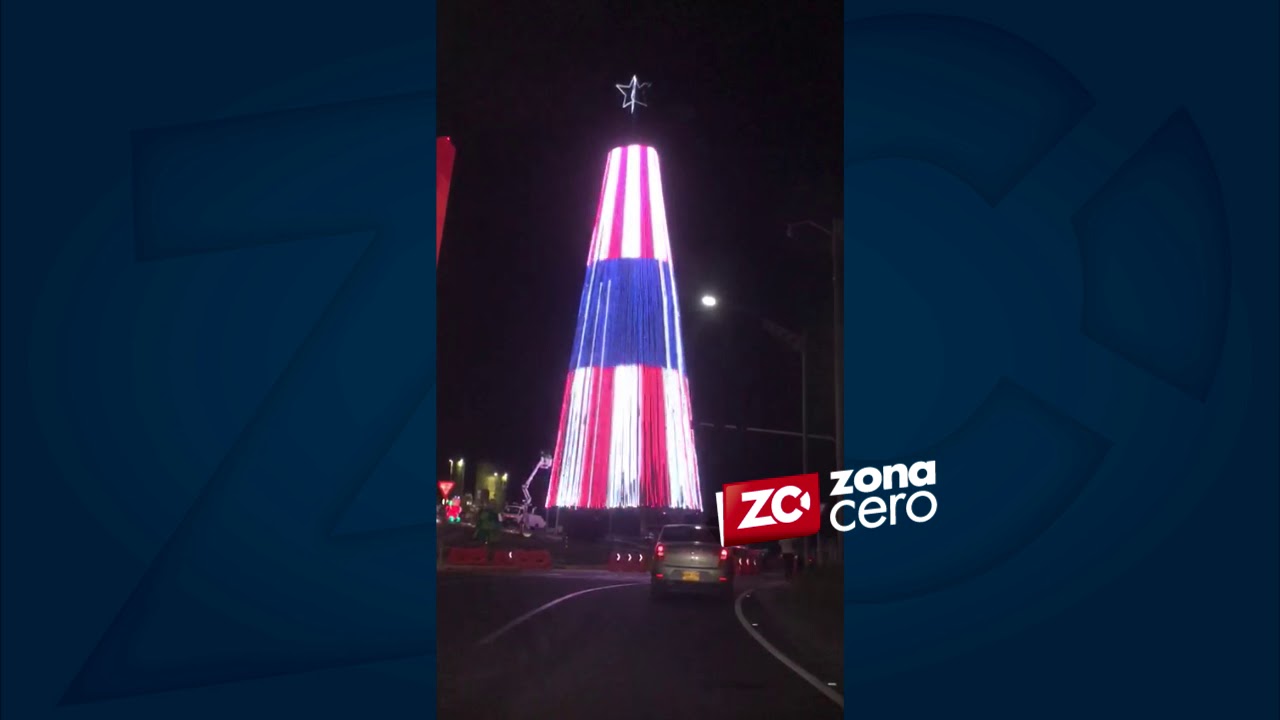 El árbol navideño de La Ventana al Mundo se encendió con la clasificación de Junior