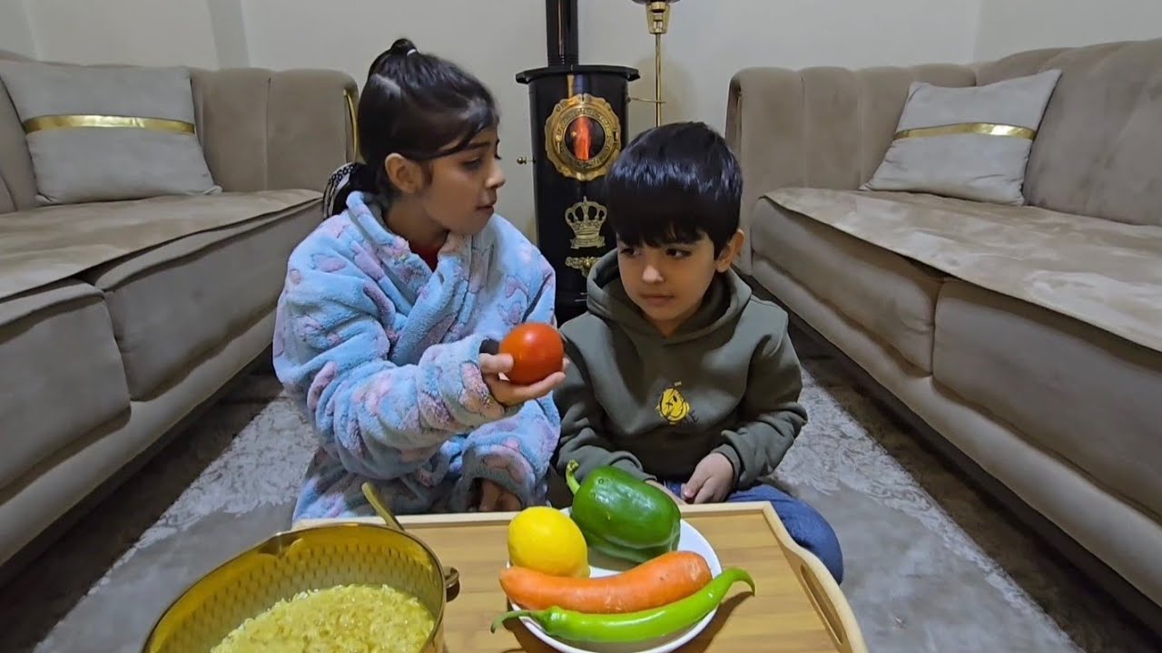 المساعدة الشريرة عذبت الولاد قام حبسوها وهجمت الشرطة عبيتنا هربنا 😫