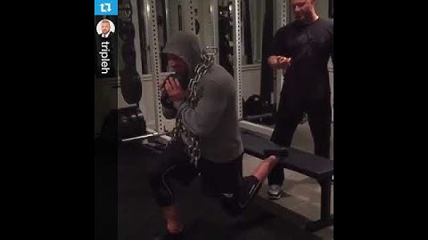 DeFrancoInsider.com: Triple H performs Eccentric Split Squats