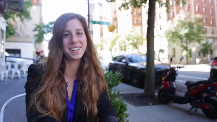 Meet Julia Colangelo, LCSW Speaker, Therapist, Pro...