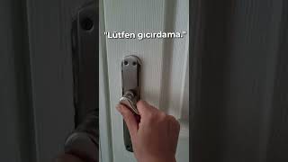 bebeği uyutunca tıkırtıdan korkan anneler burda mı? 👶😄 #bebe  #komikvideolar #uyumak #shortsviral