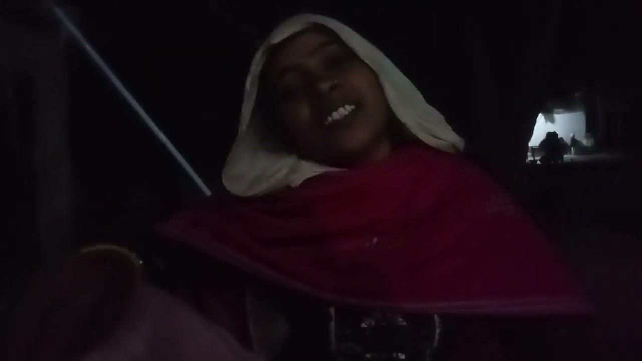 તારા બે  હાથ કાપી દે તો  સ્વેટર માઁ નઈ રાખવા  પડે 😂🤪😆 