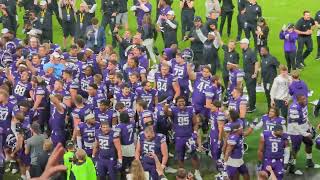 Northwestern players and fans sing the Fight Song, Aviva Stadium, Dublin, Ireland, 2022-08-27