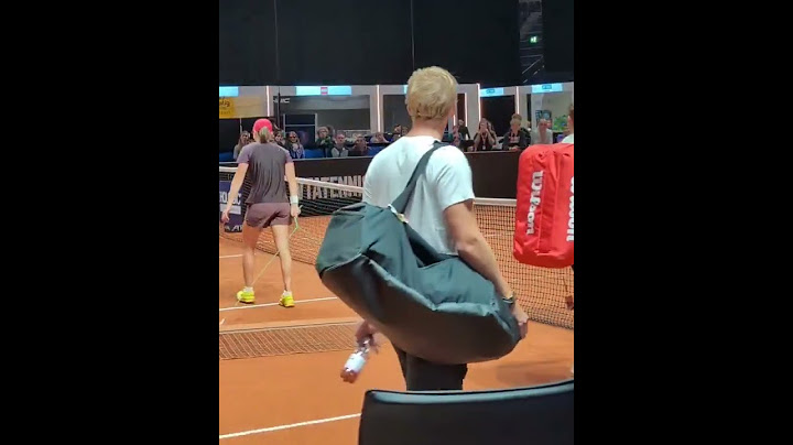 Iga Swiatek & Aryna Sabalenka Exchange Nod Before Friendly Moment at Stuttgart