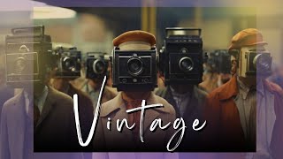 Why vintage is the new black? How to choose and combine vintage clothes