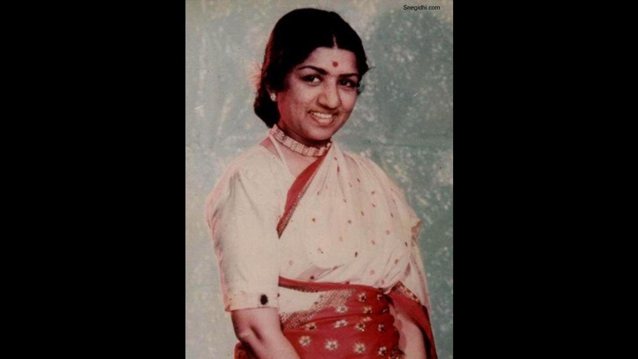 LATA JI-Film-PARBAT-1952-Sunayen Kisko Afsana--[ Another Great Melody in H Q Audio ]